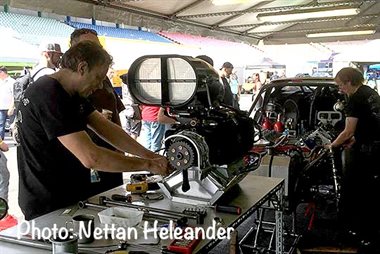 Pitjob_2_NH540.jpg
